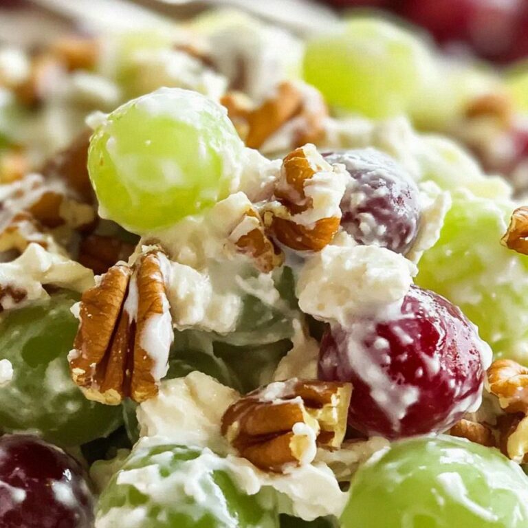 Cremiger Traubensalat für heiße Sommertage