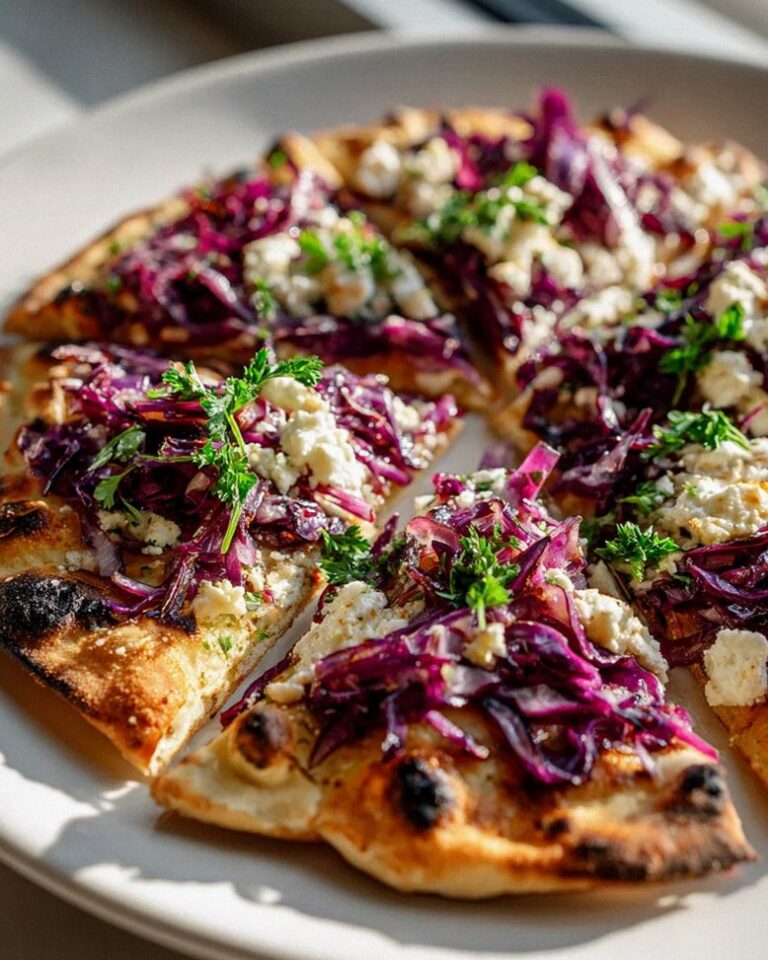 Leckeres Rezept: Fladenbrot mit Rotkohl und Ziegenkäse